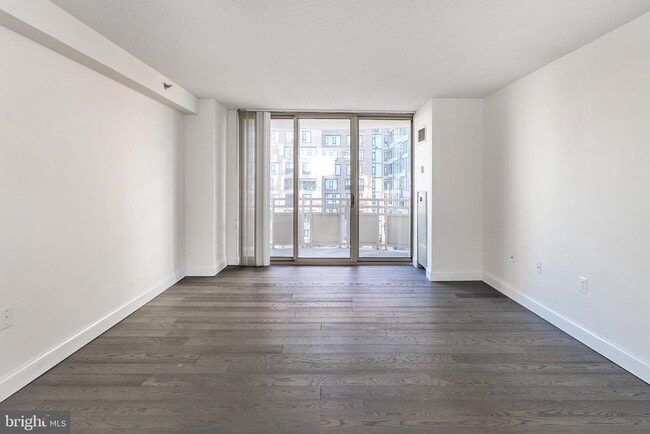 Building Photo - 4801 Fairmont Ave