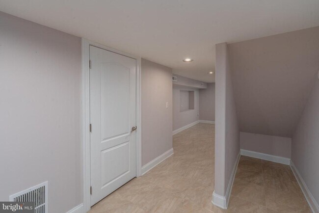 Building Photo - 316 Albemarle St