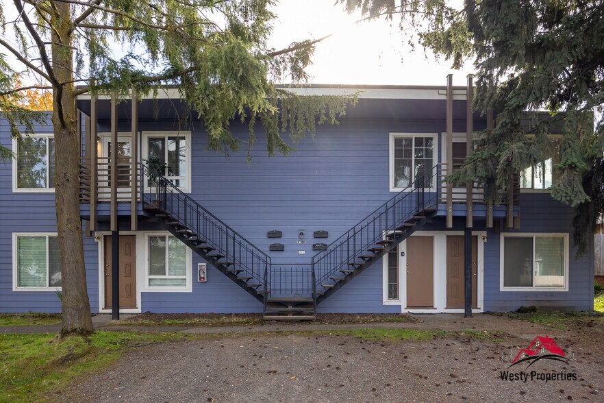 Building Photo - 212 N Dekum St