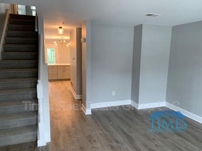 Building Photo - 690 Metro Ct
