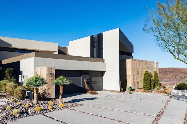 Building Photo - 810 Dragons Eye Dr