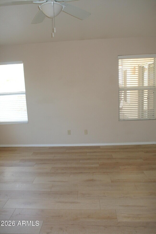 Building Photo - 6814 W Louise Dr