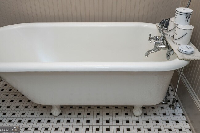 Building Photo - 242 Haralson Ave NE