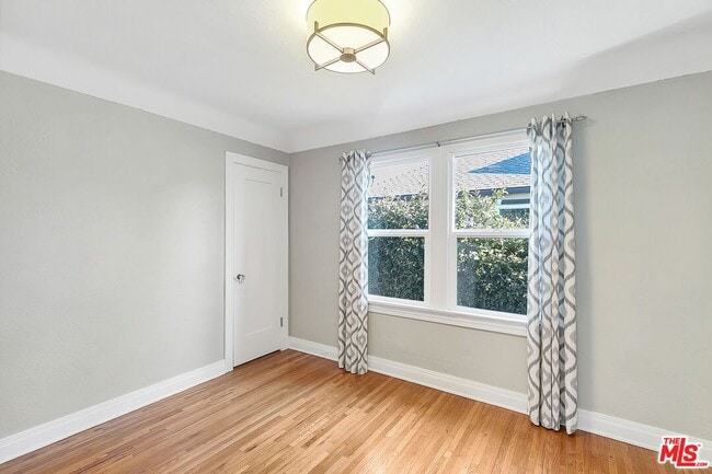 Building Photo - 2630 S Bedford St