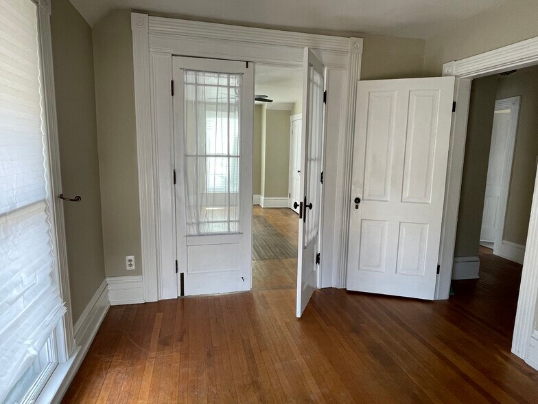 Building Photo - 2424 S Harrison St