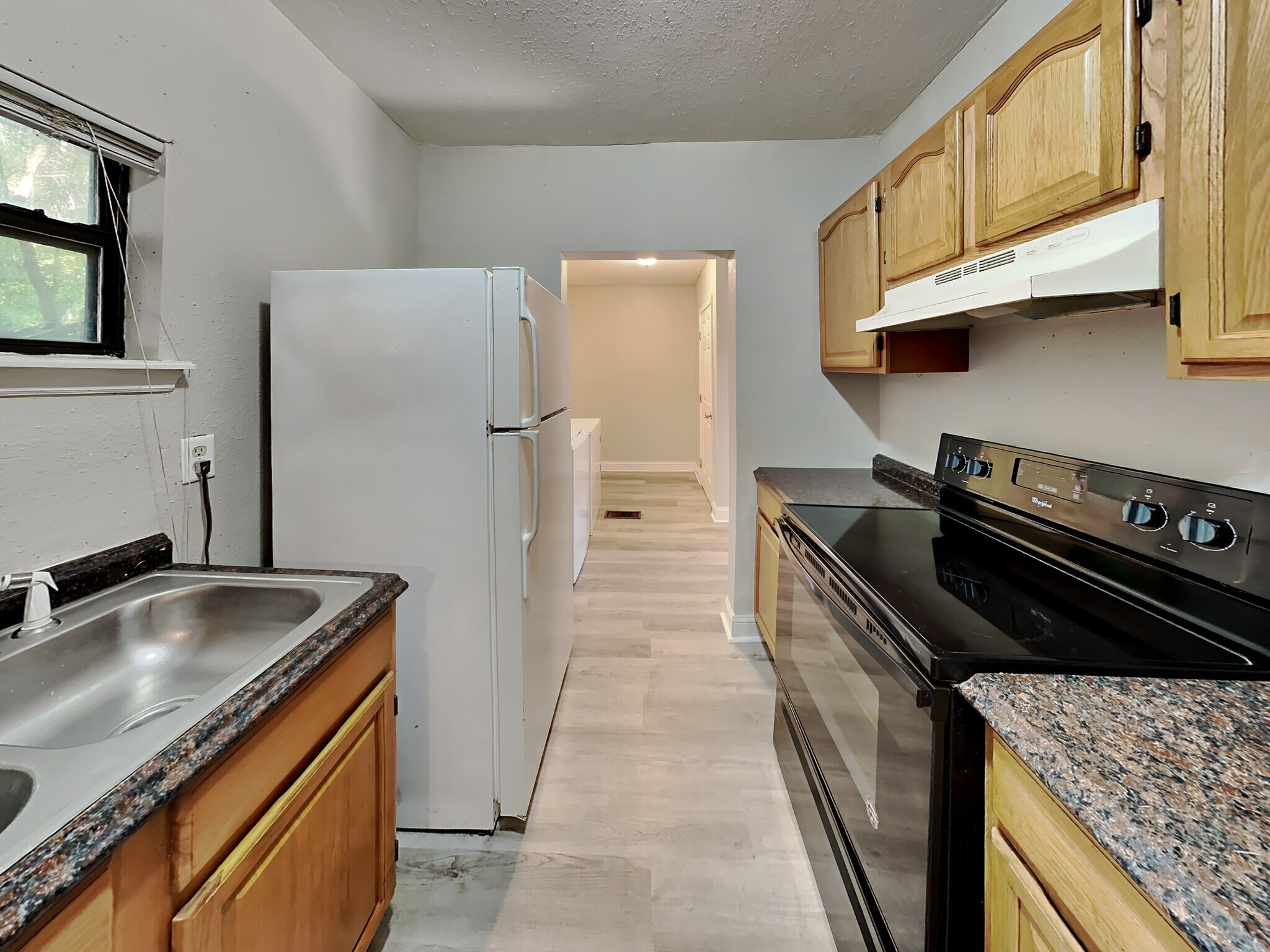 Building Photo - 2027 W 12th St