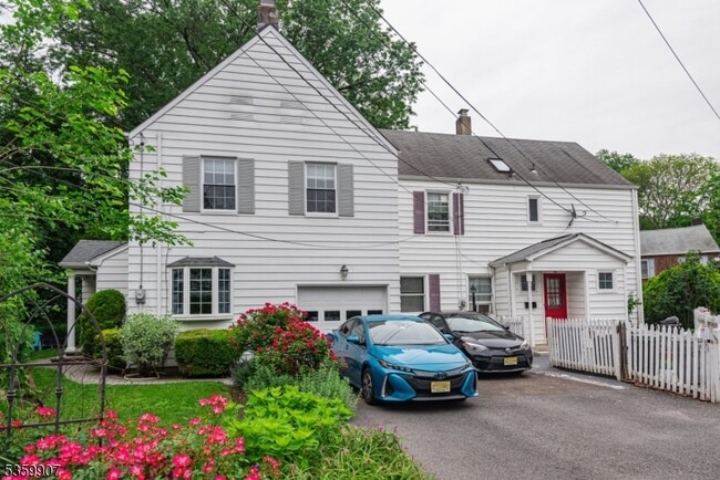 Primary Photo - 13 Brighton Pl