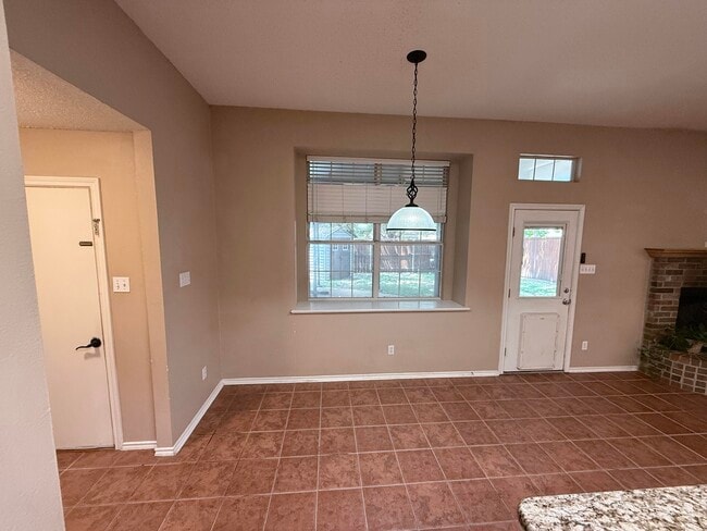 Building Photo - 3305 Shadow Trail