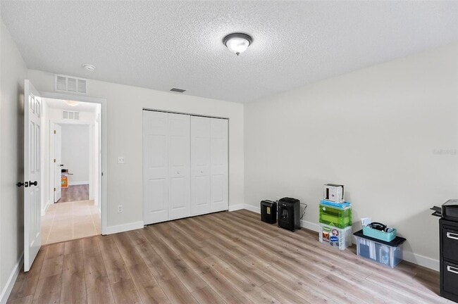 Building Photo - 64 Radcliffe Dr