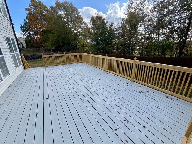 Building Photo - Four bedroom, 3.5 bath house in Elon!  Mus...