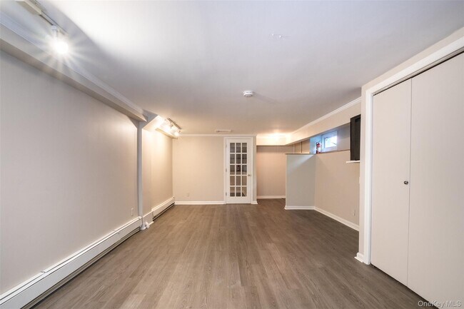 Building Photo - 451 Beach Ave