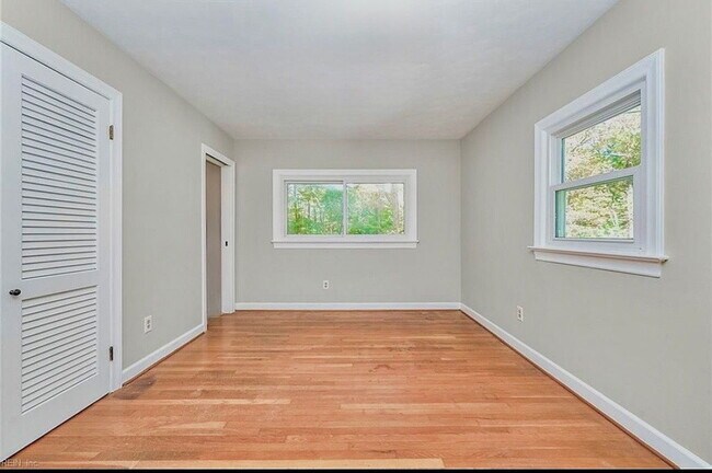 Building Photo - SINGLE FAMILY HOME.