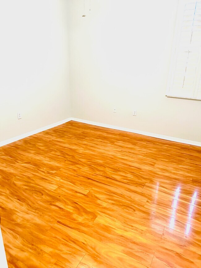 Building Photo - 867 SW Rocky Bayou Ter