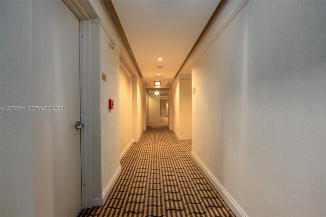 Building Photo - 801 Brickell Key Blvd
