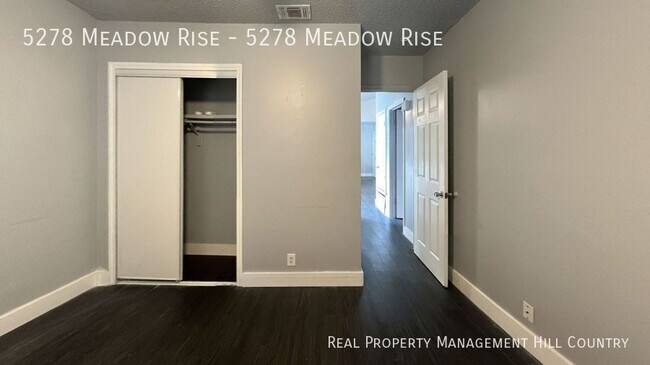 Building Photo - 5278 Meadow Rise St
