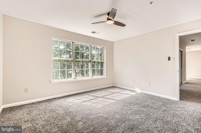 Building Photo - 8813 Stoneridge Cir