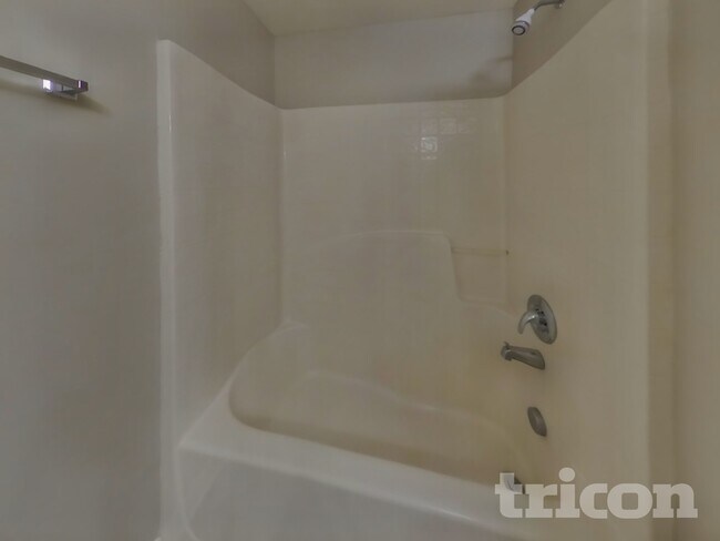 Building Photo - 3556 Alec Dr