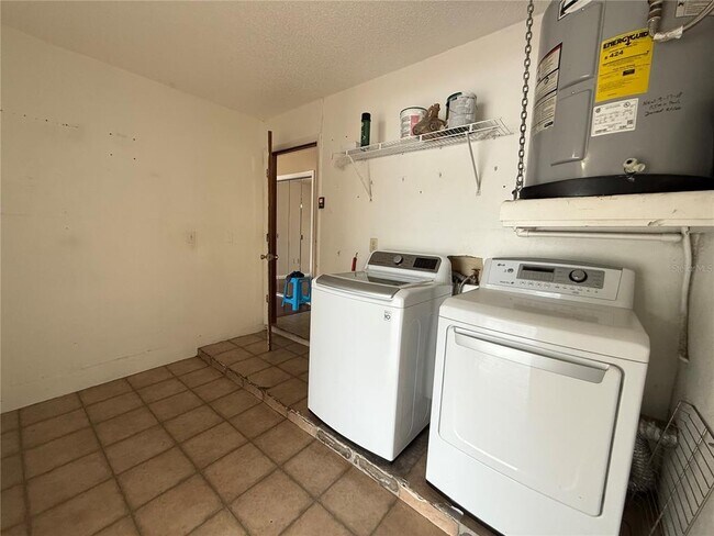 Building Photo - 7523 Blossom Ave