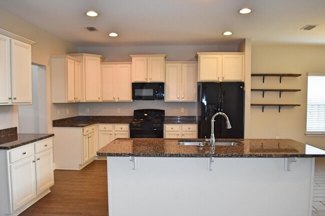 Building Photo - 192 Windchime Way