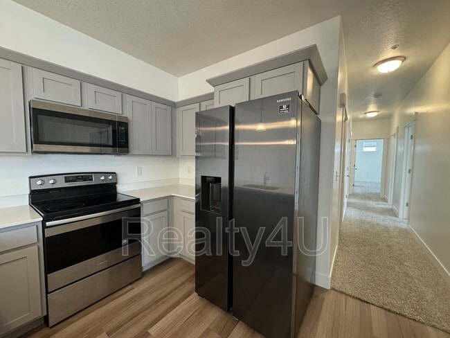 Building Photo - 511 N 310 W