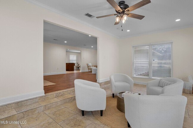 Building Photo - Beautifully Remodeled Home in Historic Gulf Hills, Golf Course Community!