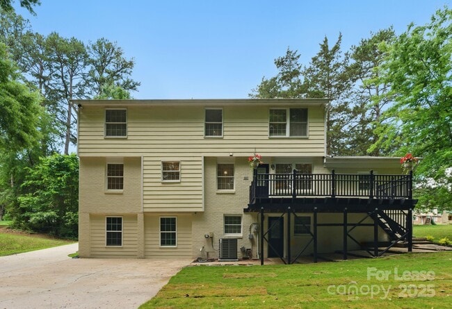 Building Photo - 7016 Wannamaker Ln