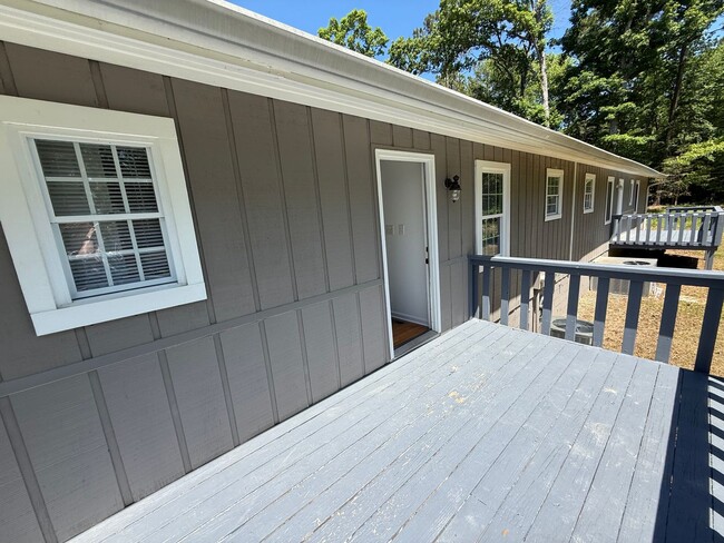 Building Photo - 218 Hickory Forest Rd