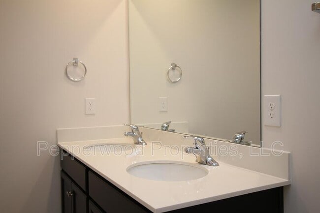 Building Photo - 1317 Wunder Way