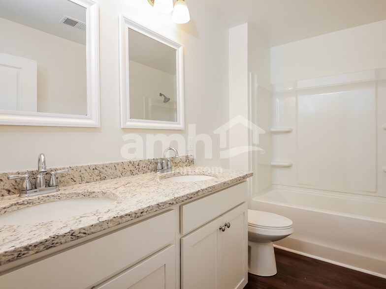 Building Photo - 203 Bushwood Dr