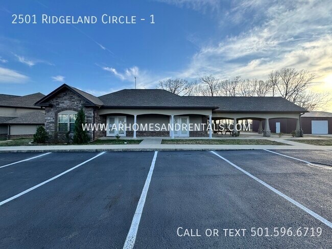 Building Photo - 2501 Ridgeland Cir