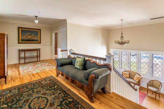 Building Photo - 39 Rockcraft