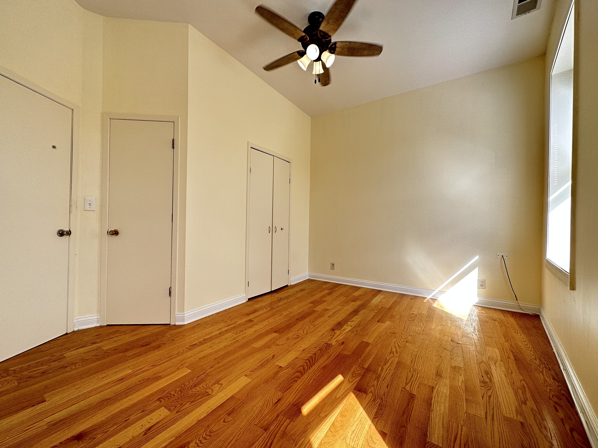 BEDROOM 2 - 1424 W Wilson Ave