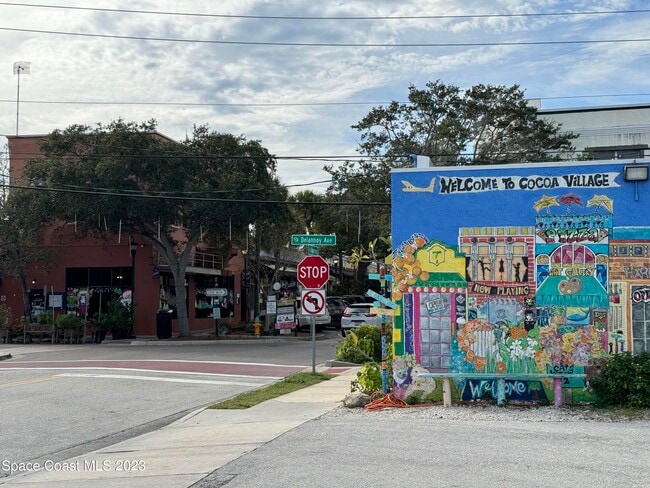 Building Photo - 155 Perth Ave