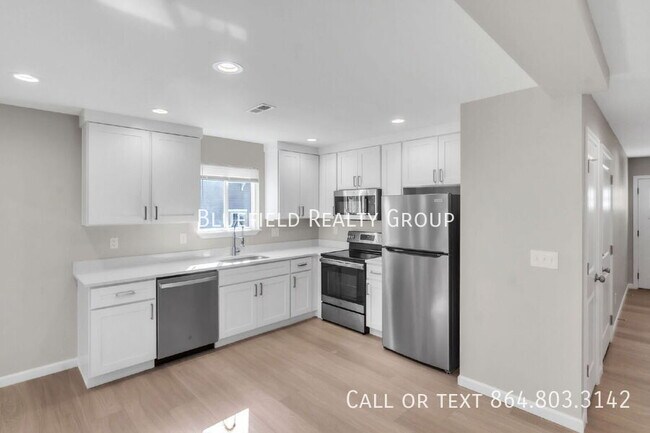 Building Photo - 253 Woodruff St