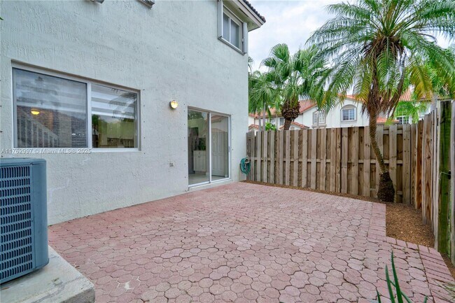 Building Photo - 5145 NW 116th Ct