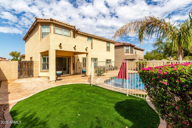 Building Photo - 3049 S Sierra Heights Cir