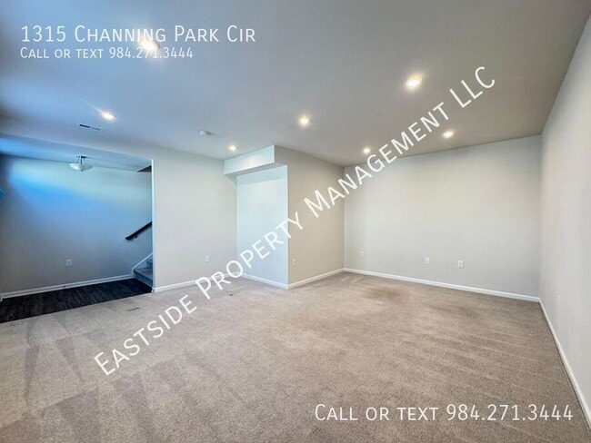 Building Photo - 1315 Channing Park Cir