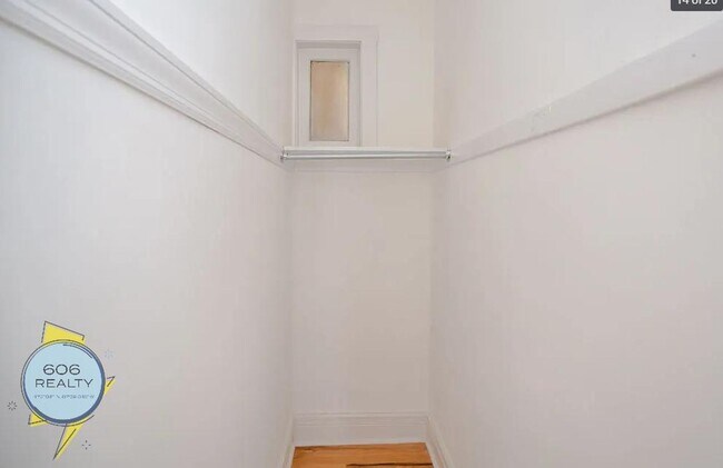 Building Photo - Beautiful Berwyn Apartments on Kenilworth!