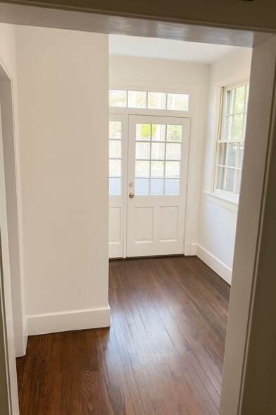 Building Photo - 509 Thorn Pl