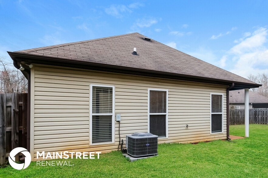 Building Photo - 12879 Woodland Park Cir