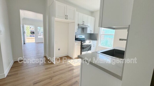 Building Photo - 940 E 43rd Pl