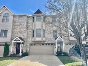 Building Photo - 2 Bed 2 full and 2 1/2 Bath- Imperial PA