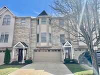 Building Photo - 2 Bed 2 full and 2 1/2 Bath- Imperial PA
