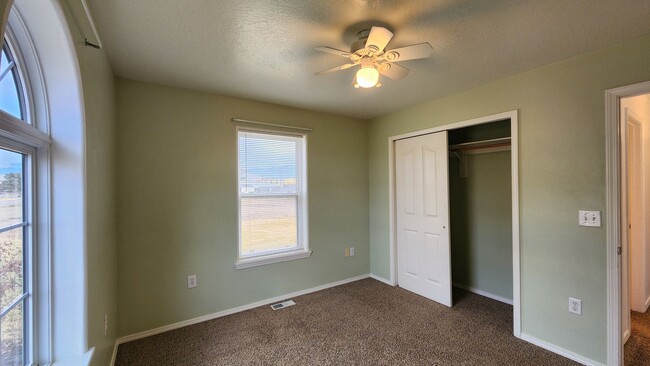 Building Photo - Beautiful House Near Hellgate Elementary