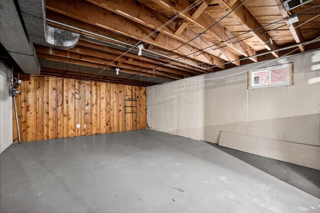 Building Photo - Robbie Junior