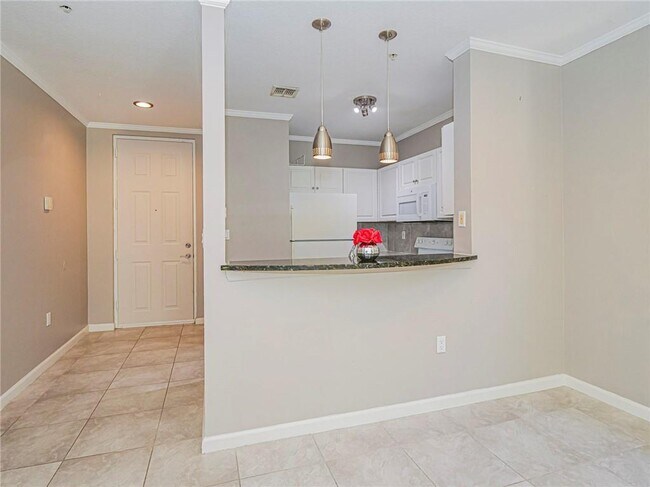 Building Photo - 5045 Fairways Cir