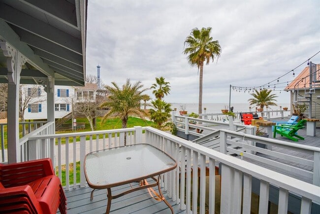 Building Photo - 400-1/2 4th St