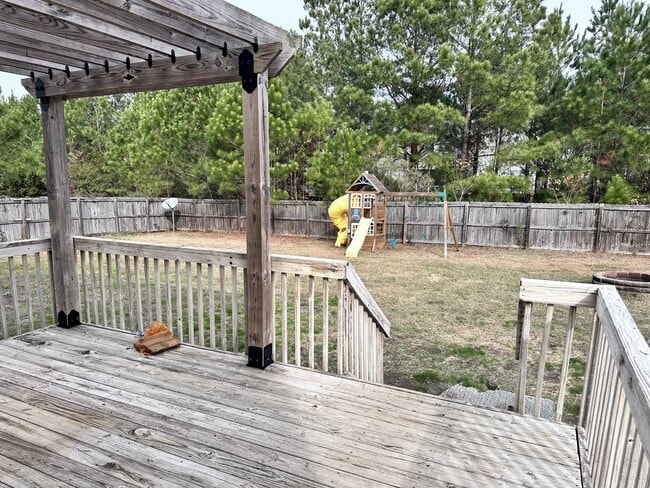 Building Photo - 114 Hills Lorough Loop