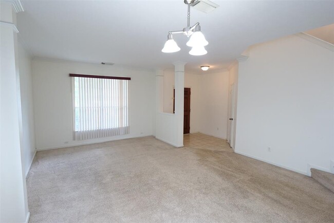 Building Photo - 3030 Sunchase Ct