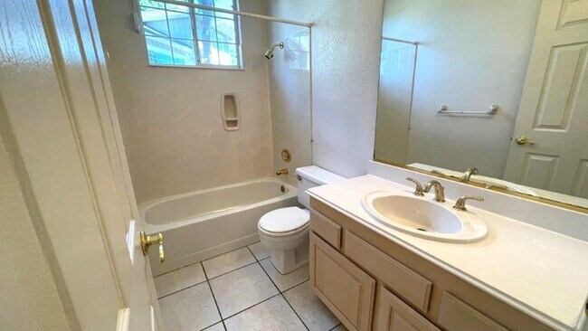 Building Photo - Martinez Beautiful 4 bedroom 3 bath home! ...